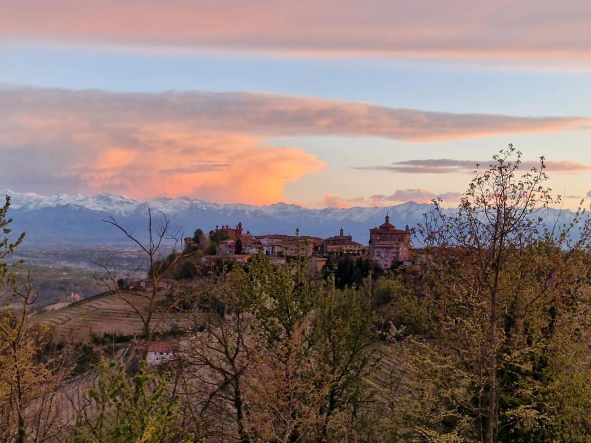 Mister Barolo Apartments Langhe Новело Екстер'єр фото